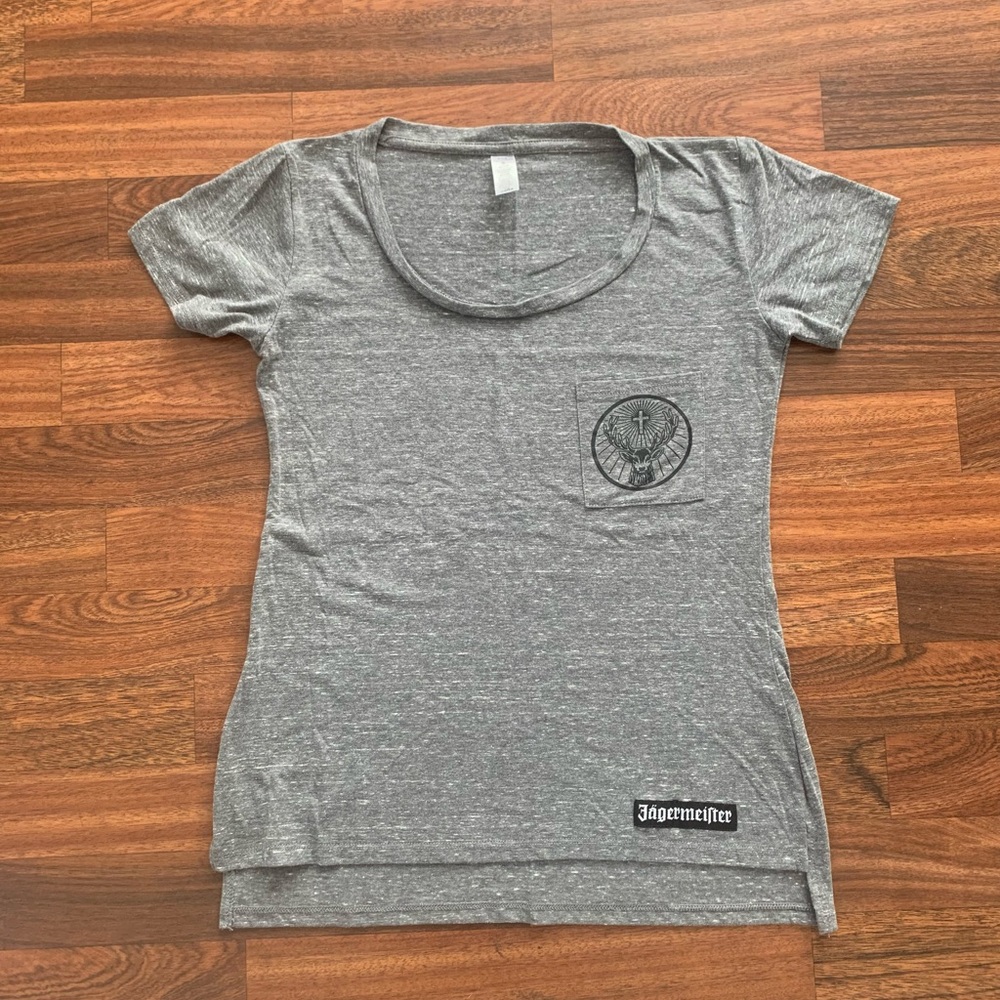 Jäegermeister T-shirt Women’s Small Gray Front Pocket